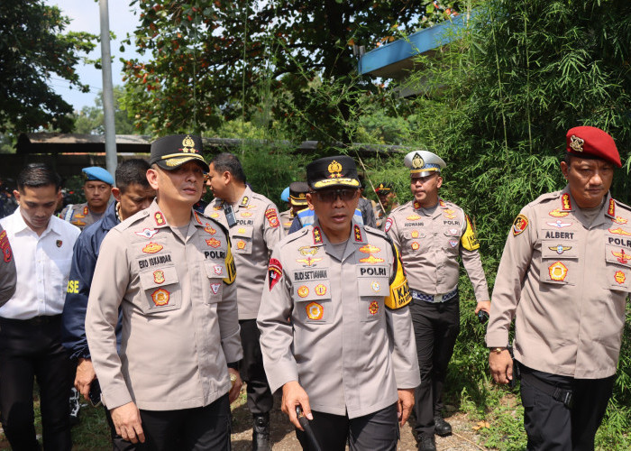 Pastikan Keamanan Pemudik, Kapolda Jabar Pantau Pos Pelayanan Tol Palikanci