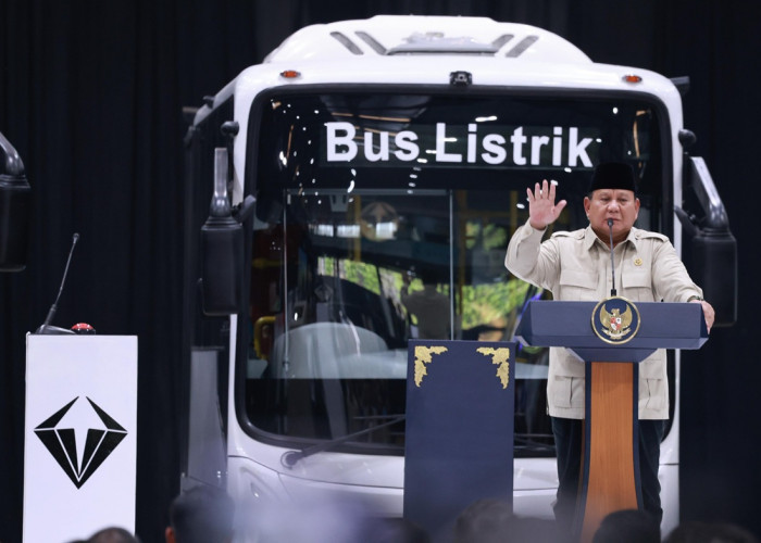 Prabowo Resmikan Pabrik Kendaraan Listrik di Magelang, Bus hingga Truk EV Diproduksi Lokal