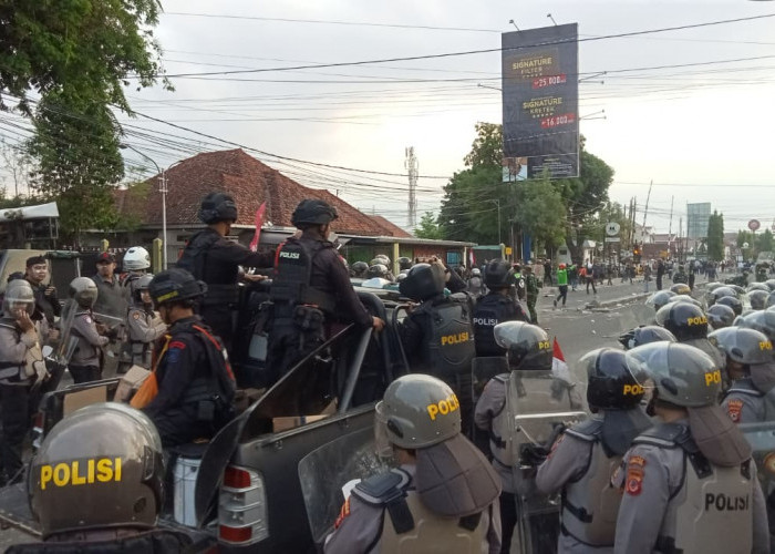 Ricuh Demo di Cirebon Masih Berlanjut, Walikota Datang ke Lokasi