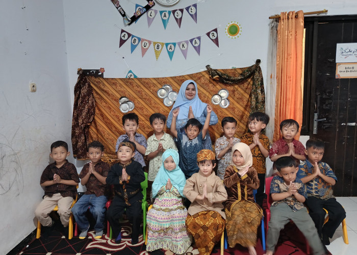 Fashion Show hingga Nonton Film, Cara Kreatif TK Baitul Makmur Peringati Hari Kartini