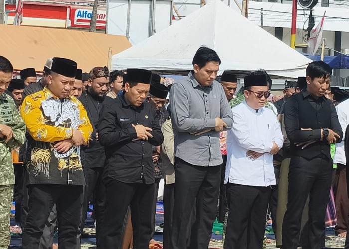 Bupati Lucky Hakim Gelar Salat Istisqa, Ikhtiar Minta Hujan di Tengah Kemarau Indramayu