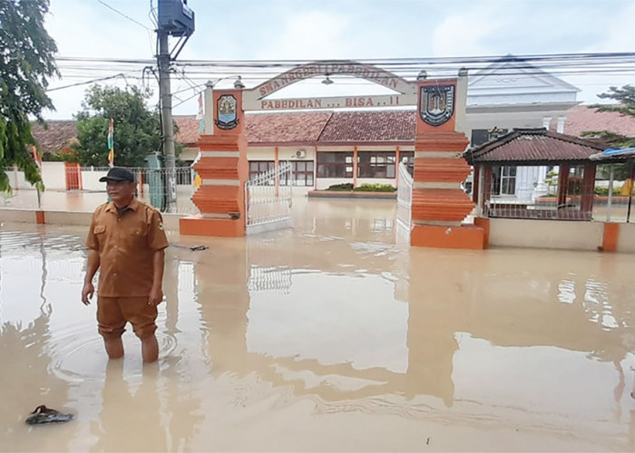 Jelang Pemilu, 9 Kecamatan di Kabupaten Cirebon Diterjang Banjir