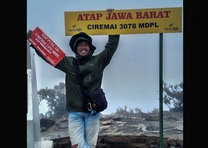 Tahun Baru Mendaki Ciremai Lewat Jalur Apuy, Turun Kabut Serasa Masuk Dunia Lain