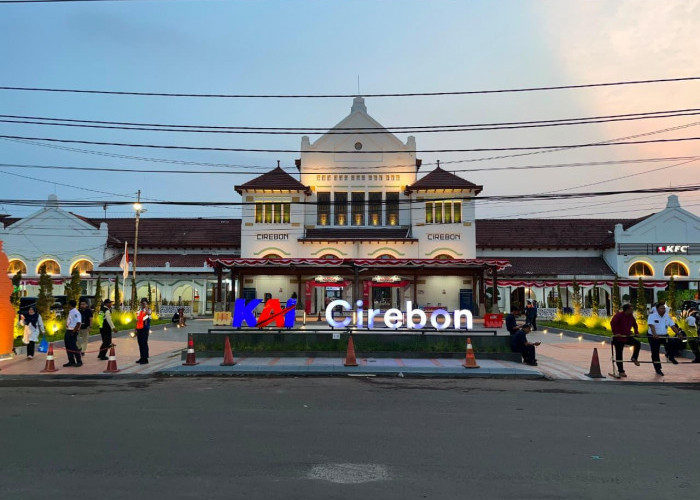 Turun Kereta, Langsung Berwisata : Cirebon Makin Praktis Jadi Pintu Masuk Wisata hingga Kuningan