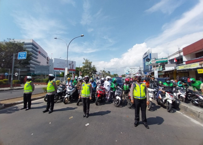 Detik detik Proklamasi Kemerdekaan RI di Cirebon, Kendaraan di Lampu Merah Sejenak Berhenti dan Sikap Sempurna