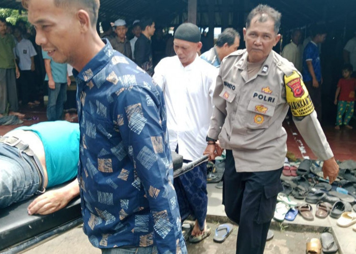 Jamaah Salat Jumat di Masjid Agung Sang Cipta Rasa Cirebon Pingsan, Meninggal Dunia di Rumah Sakit