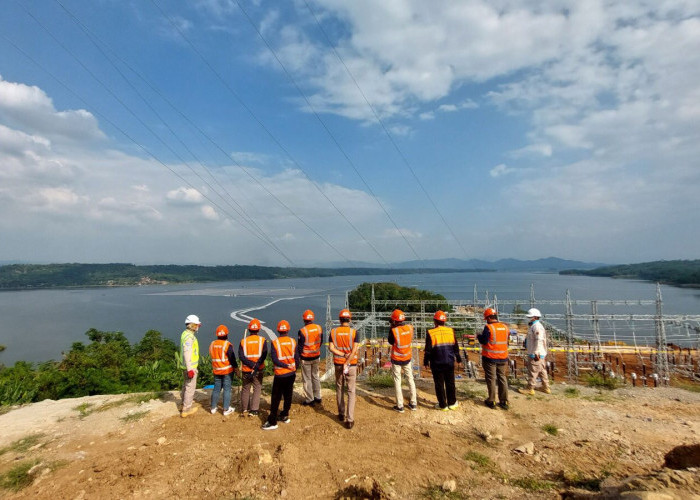 Pembangunan Pembangkit EBT, PLN & Ditjen Ketenagalistrikan Kunjungi Proyek PLTS Apung Cirata & PLTA Jatigede