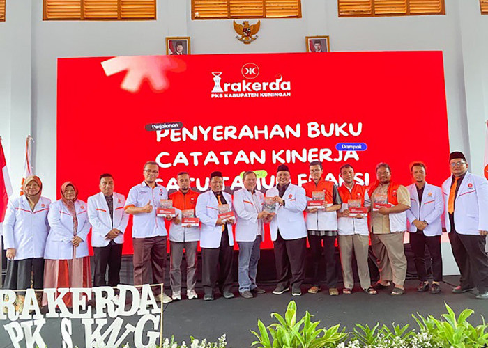 Fraksi PKS Kuningan Launching Buku Catatan Kinerja DPRD