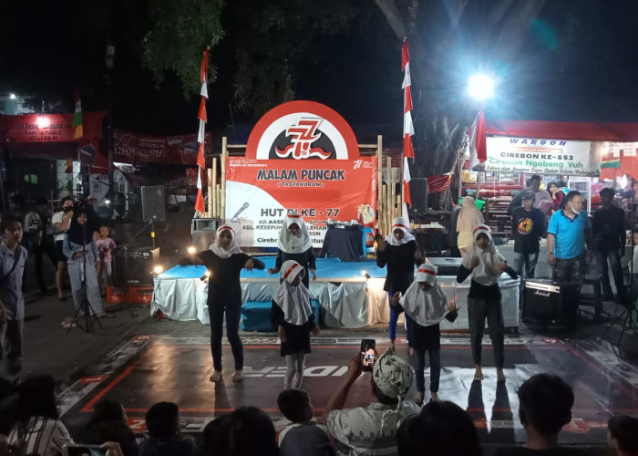 Malam Puncak HUT Ke-77 RI di Kampung Kasepuhan Meriah