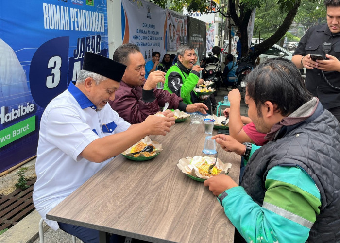 Membaur dengan Pengemudi Ojol, Ahmad Syaikhu Serap Aspirasi soal Parkir, Banjir dan Sampah