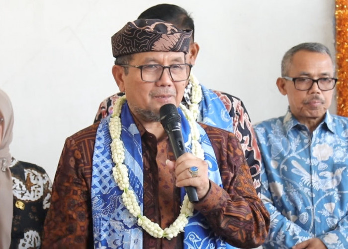 Bupati Imron Tekankan Kualitas Guru dan Digitalisasi Usai Revitalisasi 12 SMP di Cirebon