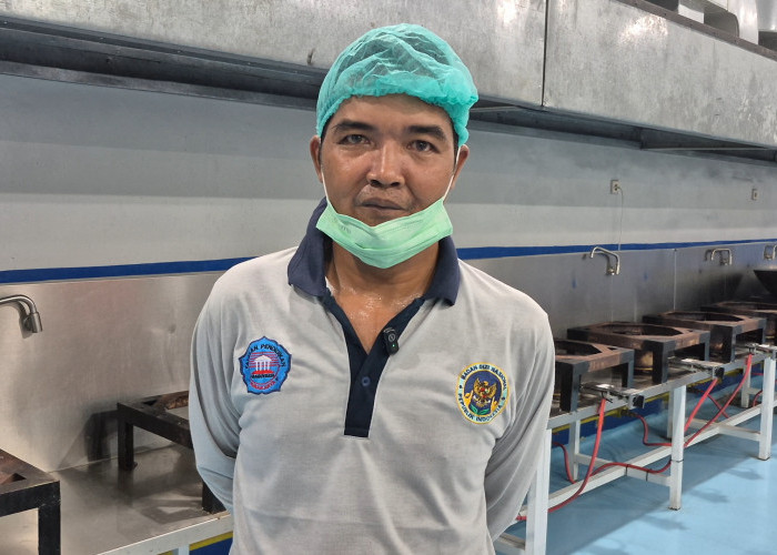 Usai Kena PHK, Suranto Temukan Penghidupan Baru di Dapur MBG