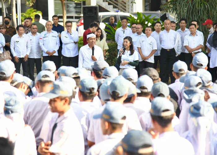 Lindungi Anak di Ruang Digital, Dedi Mulyadi dan Menkomdigi Sosialisasikan PP Tunas ke Pelajar 