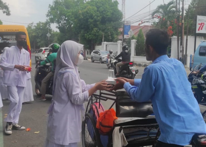 SMA Islam Al Azhar 5 Cirebon Tebar Kebaikan Keliling Kota Cirebon 