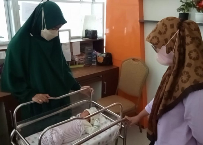 Banyak yang Ingin Adopsi Bayi yang Dibuang di Palimanan Cirebon, Berdatangan ke Puskesmas Kepuh