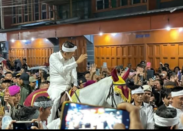Euforia Kirab Mahkota Binokasih Tercoreng, Aksi Copet Marak di Kerumunan Warga Cirebon