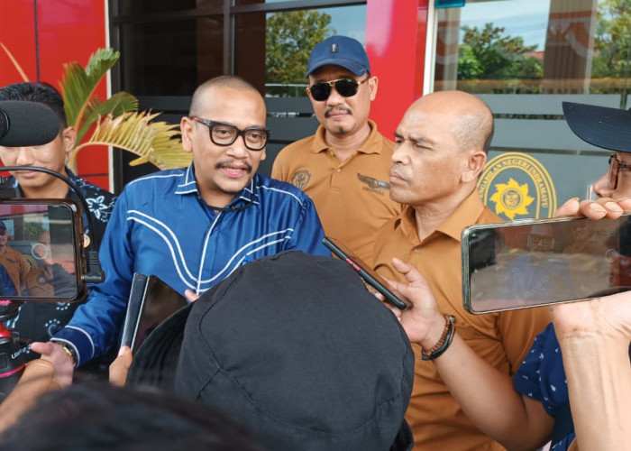 Beri Dukungan Moral, Massa Pendukung Ruyanto Kembali Sambangi PN Indramayu