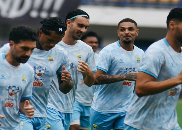 Perebutan Gelar Makin Sengit! Bandingkan 6 Laga Sisa Persib dan Borneo FC di Super League