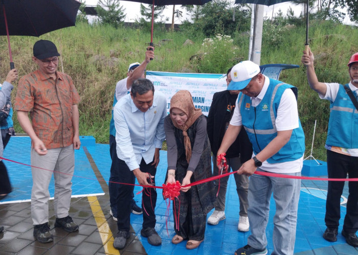 DPR RI dan PLN Resmikan SPKLU Ultrafast Charging Perdana di Kuningan 