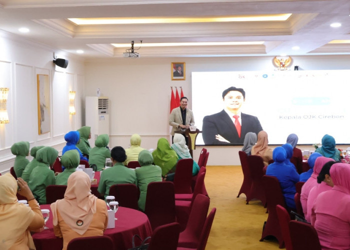 OJK Cirebon Edukasi Ibu-Ibu Kelola Keuangan, Waspadai Pinjol Ilegal hingga Judi Online