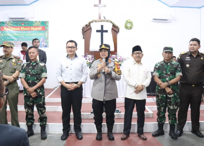 Pj Bupati Cirebon Monitoring Pengamanan Natal, Pastikan Ibadah Berjalan Lancar