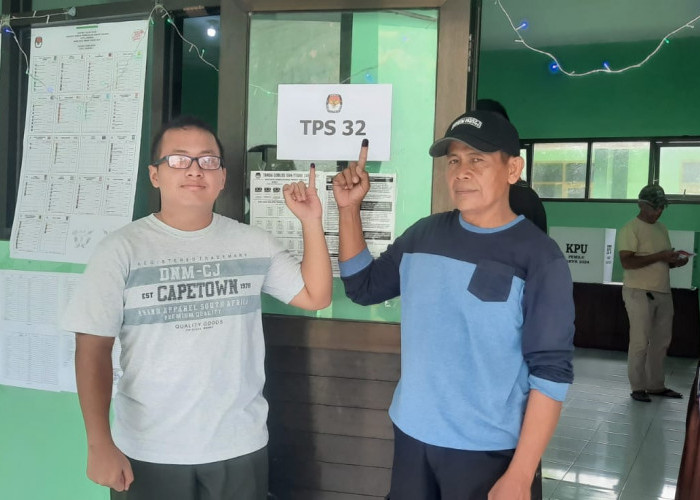 Pemilih Pemula di Pemilu 2024 di TPS 32 Sunyaragi Cirebon, Ada yang Usia 17 Tahun Juga 54 Tahun