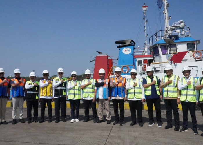 Komisi V DPR RI Tinjau Pelindo Cirebon, Dorong Penguatan Peran Pelabuhan sebagai Simpul Logistik Jawa Barat