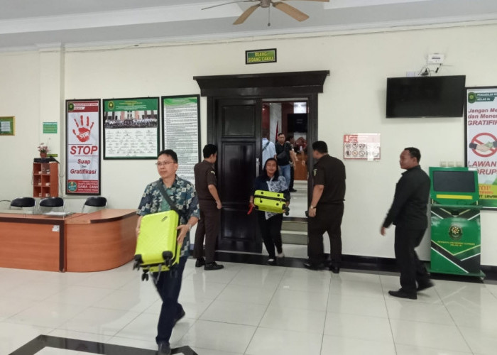 Sidang Wika Tandean vs Frans Simanjuntak di PN Sumber Makin Memanas, 127 Bukti Dibeberkan!