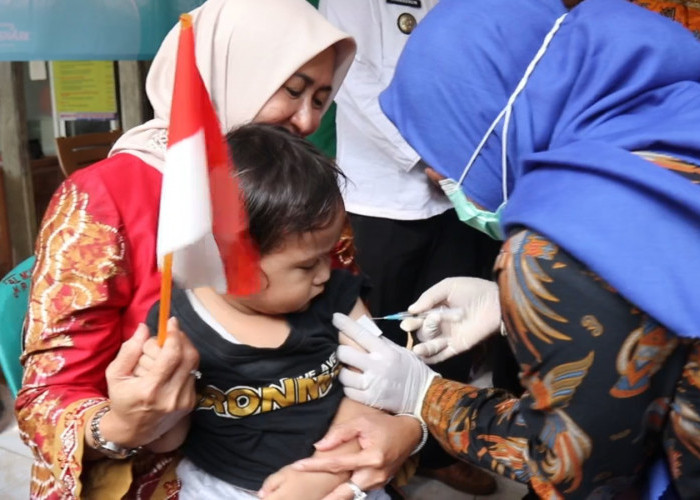 Pemkab Cirebon Gerak Cepat Tangani KLB Campak di 4 Kecamatan, Ribuan Balita Jadi Sasaran Imunisasi Massal