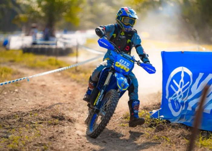 Night Race Perdana Shell BLU CRU Yamaha Enduro Challenge, Sambangi Kalimantan Barat