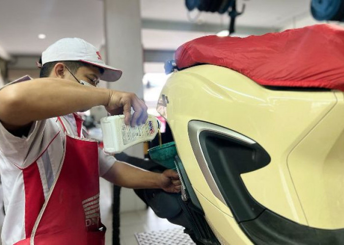 Jangan Tunggu Rusak! Ini Pentingnya Ganti Oli Motor Tepat Waktu