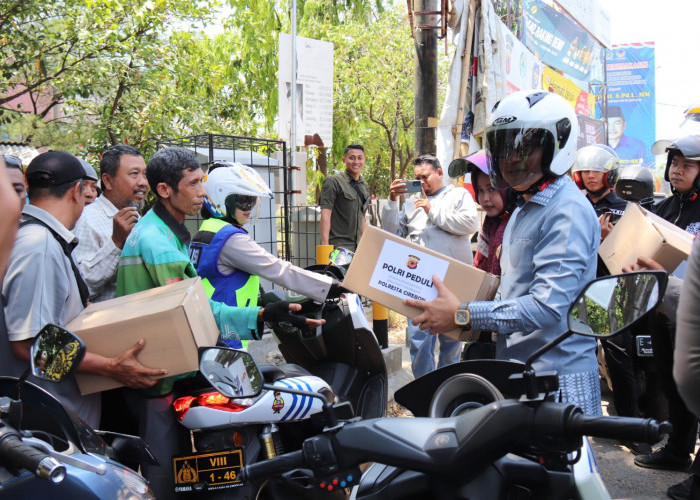 Forkopimda Kabupaten Cirebon Sebar Seribu Paket Sembako untuk Warga Tak Mampu