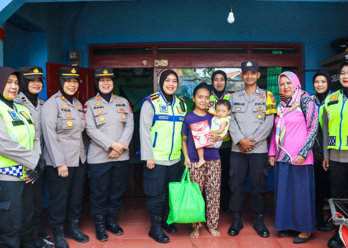 Pimpin Patroli Roda Dua, Kapolresta Cirebon Juga Berikan Bantuan Kepada Anak Asuh Stunting