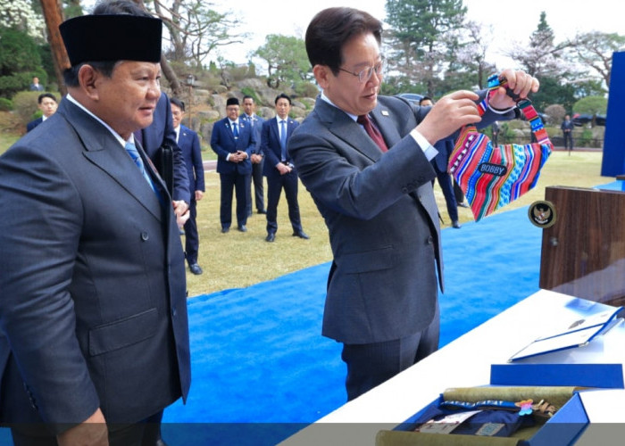 Diplomasi ‘Anabul’ ala Prabowo, Hadiahkan Baju untuk Anjing Presiden Korsel