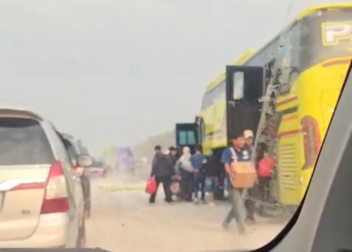 Kecelakaan di Tol Cipali KM 142 Hari ini, Libatkan Bus dan Truk Semen, 2 Orang Luka