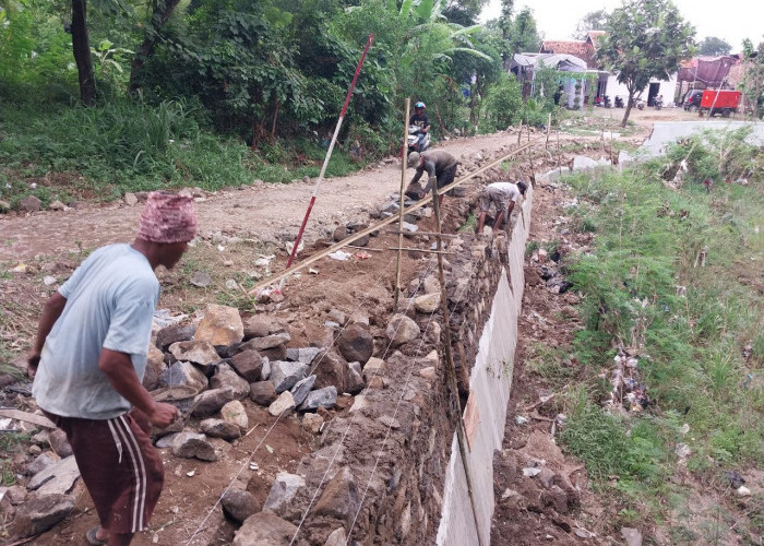 TPT Kalijaga yang Ambruk Diterjang Banjir Mulai Diperbaiki, Konstruksi Diperkuat Besi
