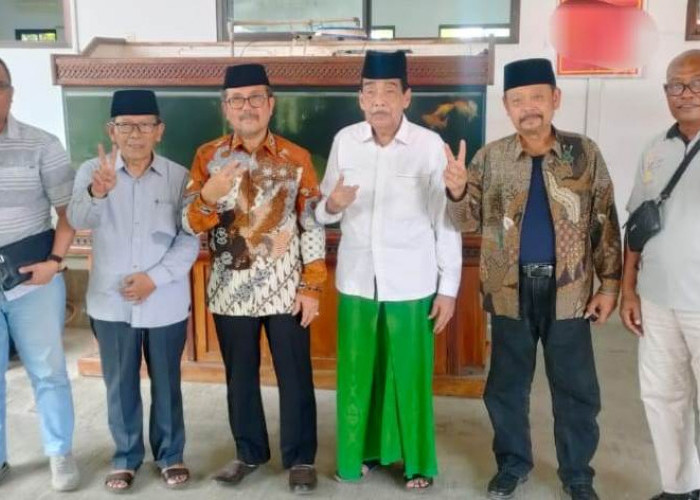 Silaturahmi dengan Imron, KH Usamah: Dukung Calon Bupati yang Berjuang untuk Pemekaran Cirebon Timur