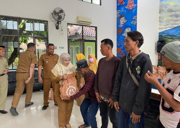 Wakil Walikota Serahkan Bantuan Korban Bencana Aceh 