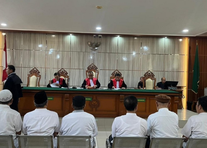 Sidang Kasus Gedung Setda Cirebon, Azis Bantah Tekanan Lelang: Hanya Arahan, Bukan Intervensi