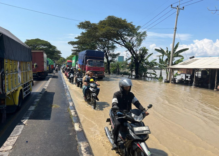 Banjir di Pantura Cirebon Hari Ini, Air Belum Surut, Lalu Lintas Macet