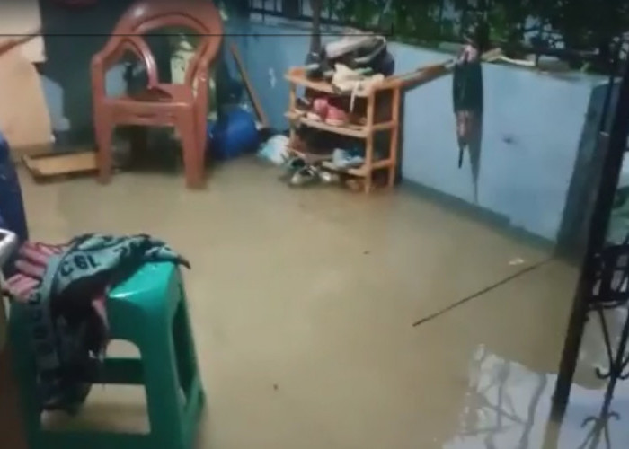 BREAKING NEWS: Banjir di Kota Cirebon, Terjadi di Perumnas Gunung Semeru, Jalan Cipto Tergenang