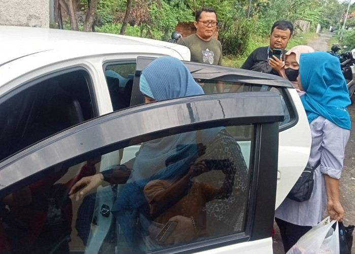 Ini Dia Barang Bawaan Kartini saat Besuk Pegi Setiawan ke Bandung, Ada Makanan Kesukaan