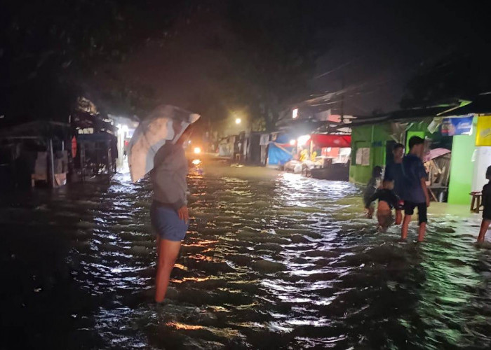 Bencana Banjir Terjang Desa Arjawinangun Cirebon, Dua Blok Tergenang Hingga Sekarang 