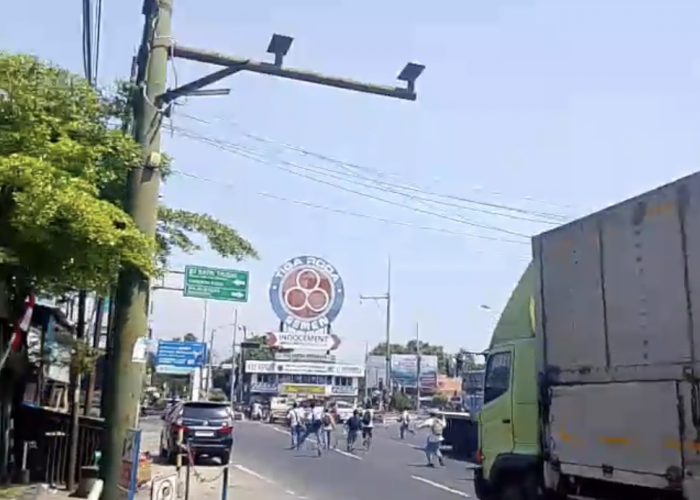 Terjadi Lagi! Tawuran Pelajar di Lampu Merah Palimanan Cirebon, Warga Minta Polisi Bertindak