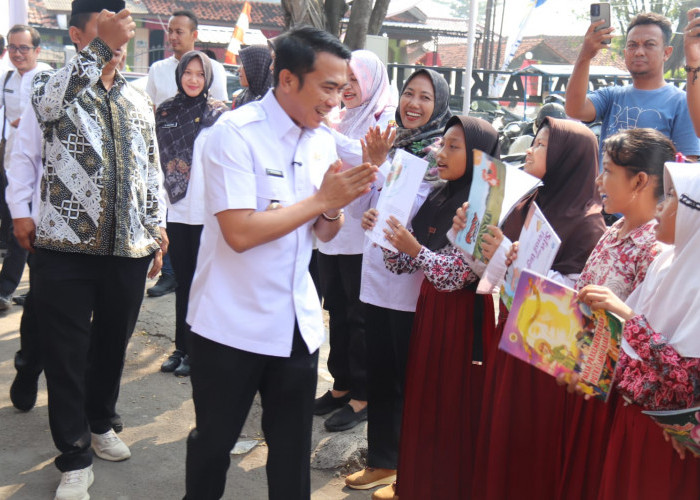 Wujudkan SDM Berkualitas, Pemkab Cirebon Resmikan Kampung Literasi Pertama di Suranenggala