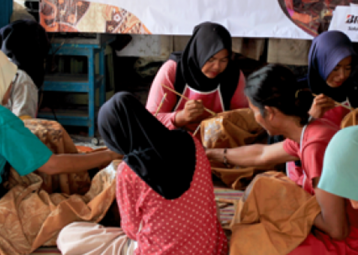 Terdistruksi Kemajuan Teknologi, Penggiat Budaya Cirebon Dorong Penguatan Batik Tulis