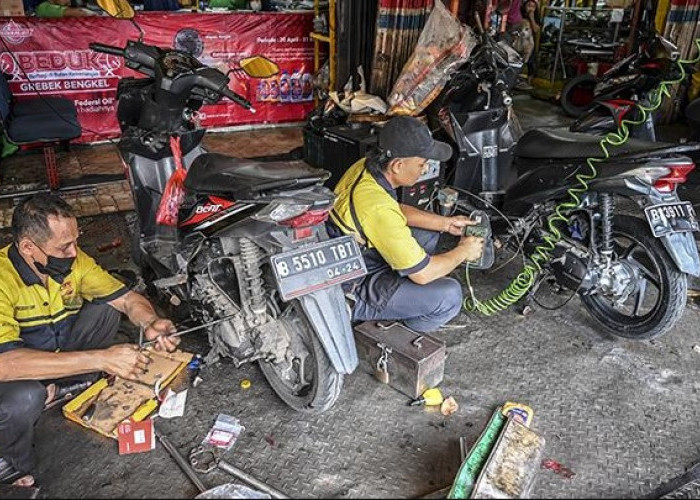 Inilah Alamat Bengkel Sepeda Motor yang Layani Isi Ulang Pelumas, Ada yang Buka Hingga Larut Malam.