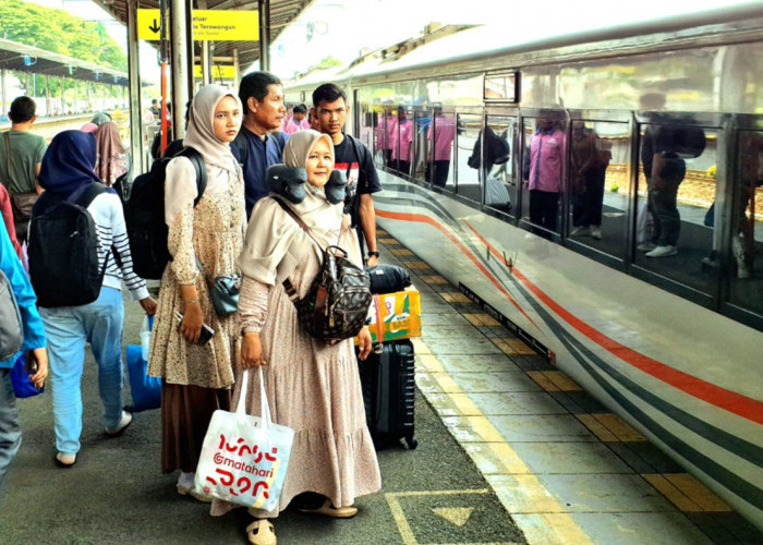 Lonjakan Penumpang Kereta di Cirebon! Hari ke-11 Angkutan Nataru Tembus 9.084 Orang