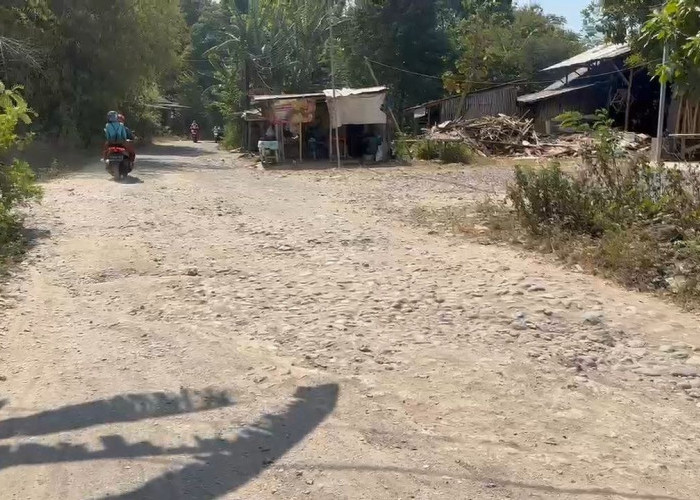 Jalan Kalilunyu Menuju Benda Kerep Rusak Parah, Ulama Desak Pemkot Cirebon Segera Perbaiki