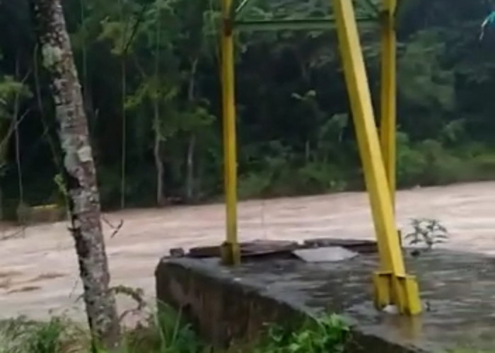 FAKTA-FAKTA Banjir Bandang di Salajambe Kuningan, 12 Rumah Warga Ikut Kena Dampak